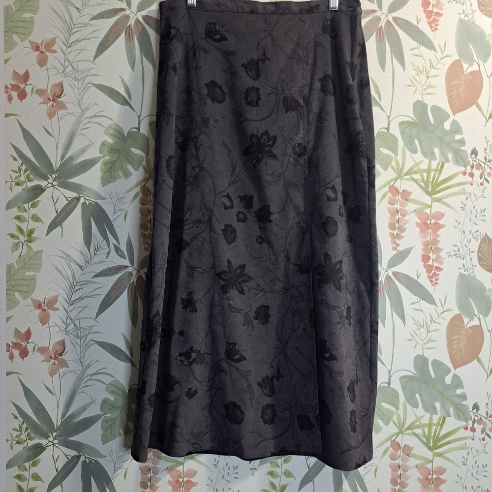 First Option Floral Gray And Black Skirt Size 16